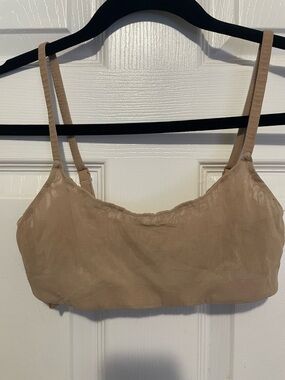 🌟5/$15🌟 SKIMS Nude/Tan Seamless Bralette *Signs of Wear